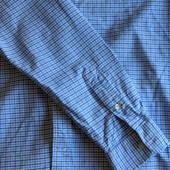 Vineyard Vines Boys Size Large (16) Button Down - Picture 3 of 8